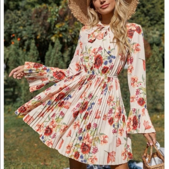 Boho Floral Print Pleated Flounce Sleeve Tie Neck Dress - Picture 5 of 7